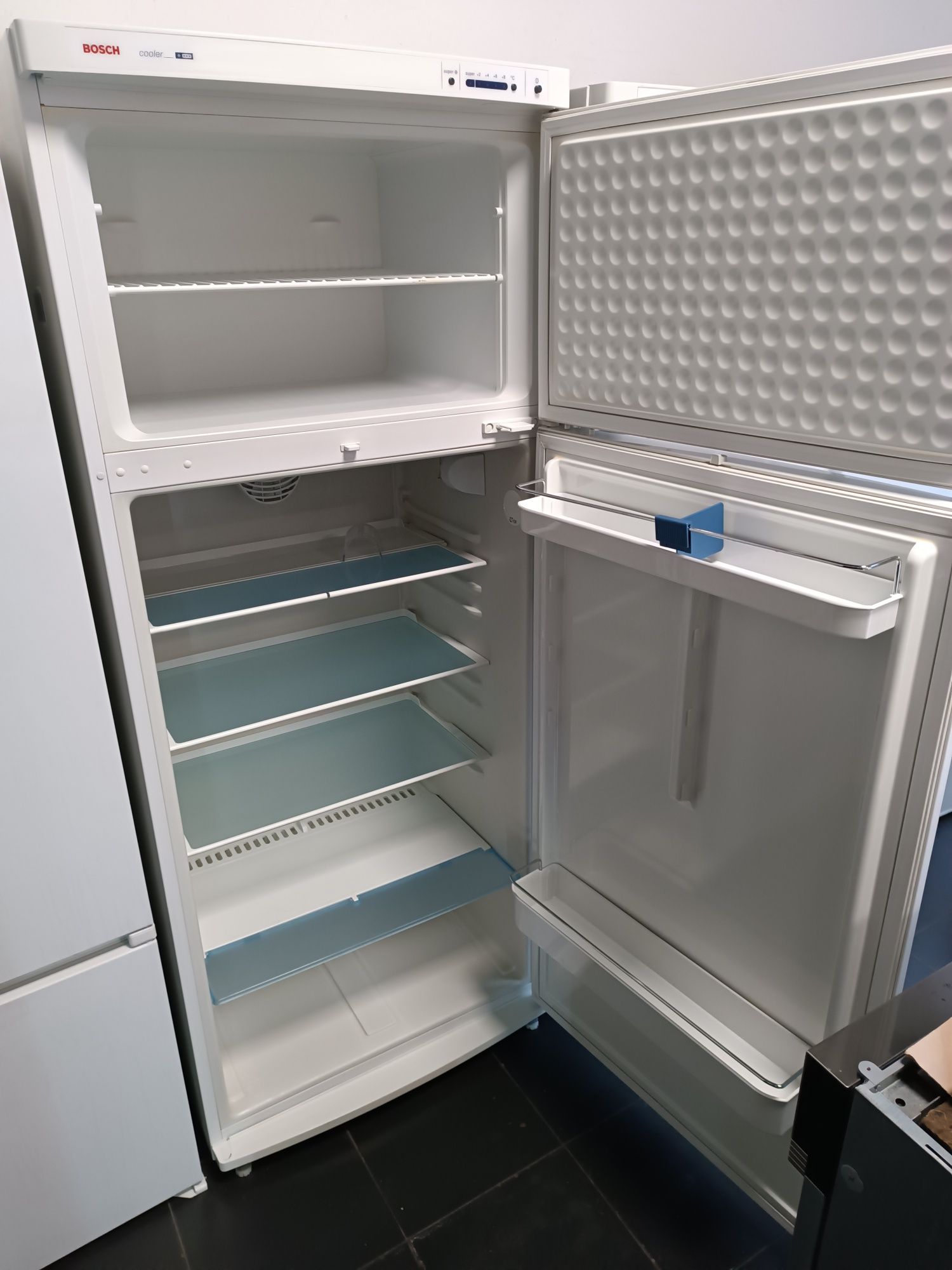 Хладилник с камера Bosch 170/70 см