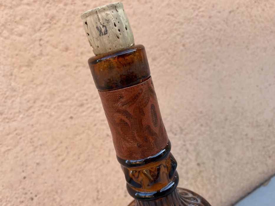 Немска бутилка с кожена облицовка