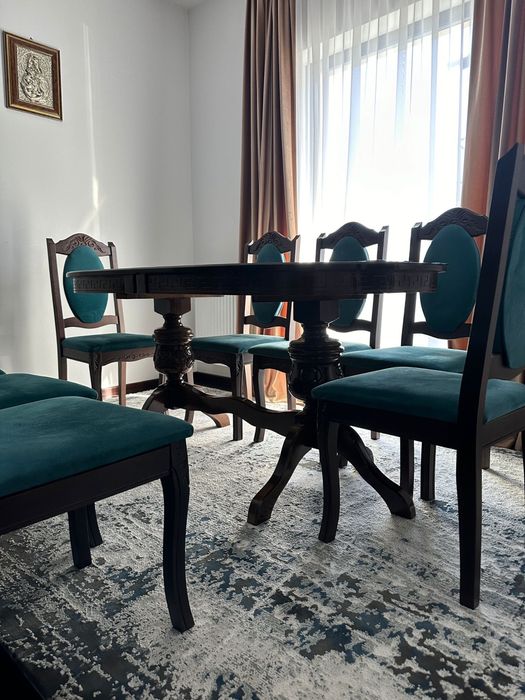 Masa extensibila din lemn masiv=1250 RON, Scaunele s-au dat separat!!!