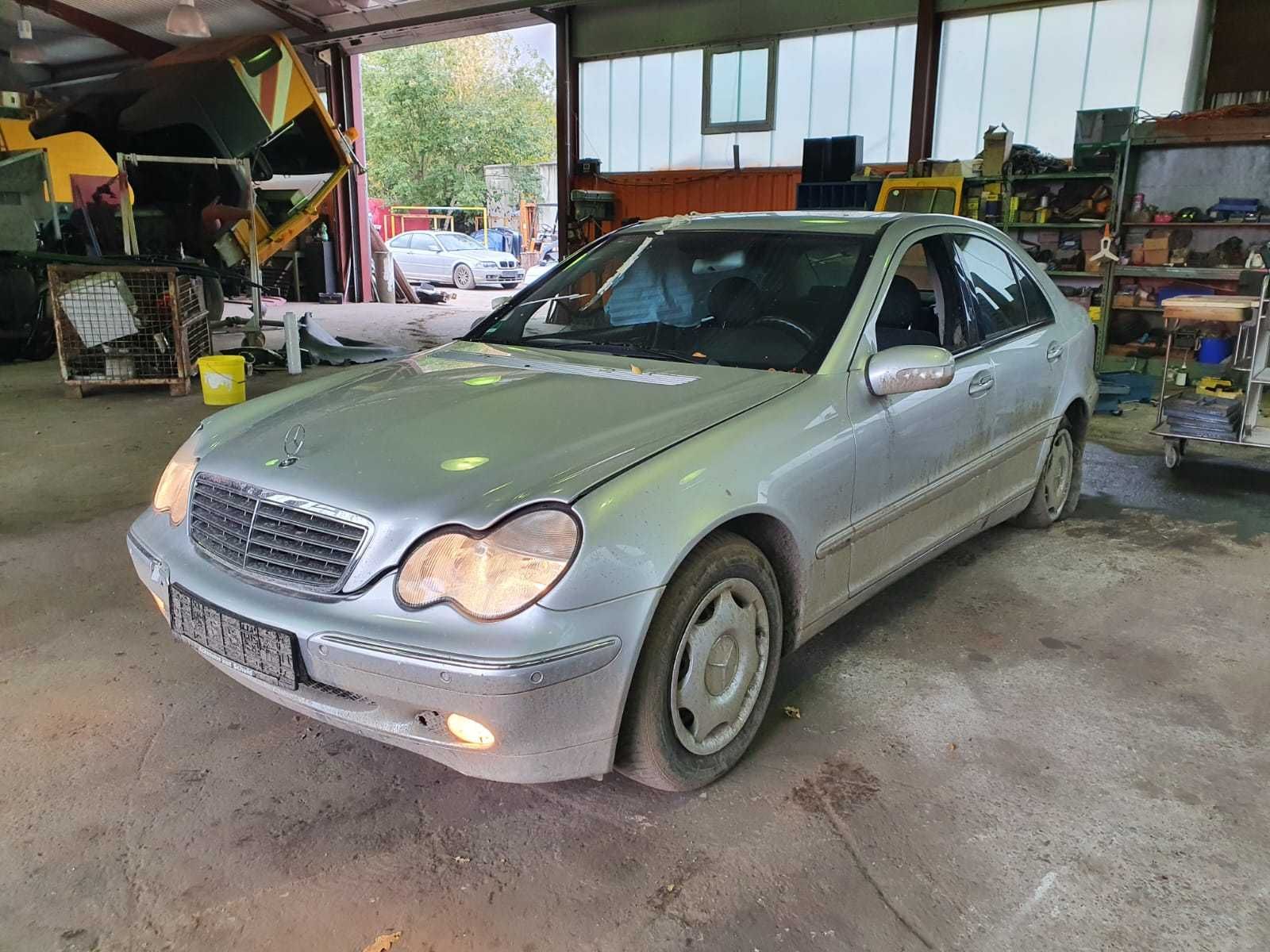 Мерседес Бенц C klasse w203 271 двс АКПП Mercedes Benz 2003 год