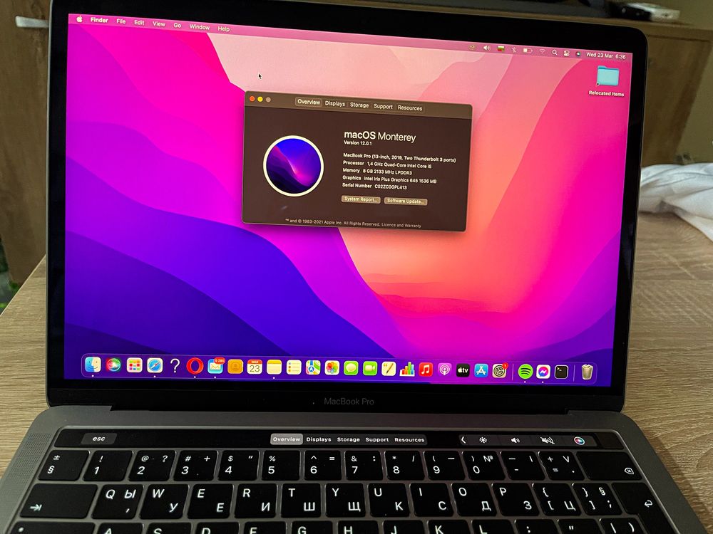 Apple McBook pro touch 256Gb Core i5