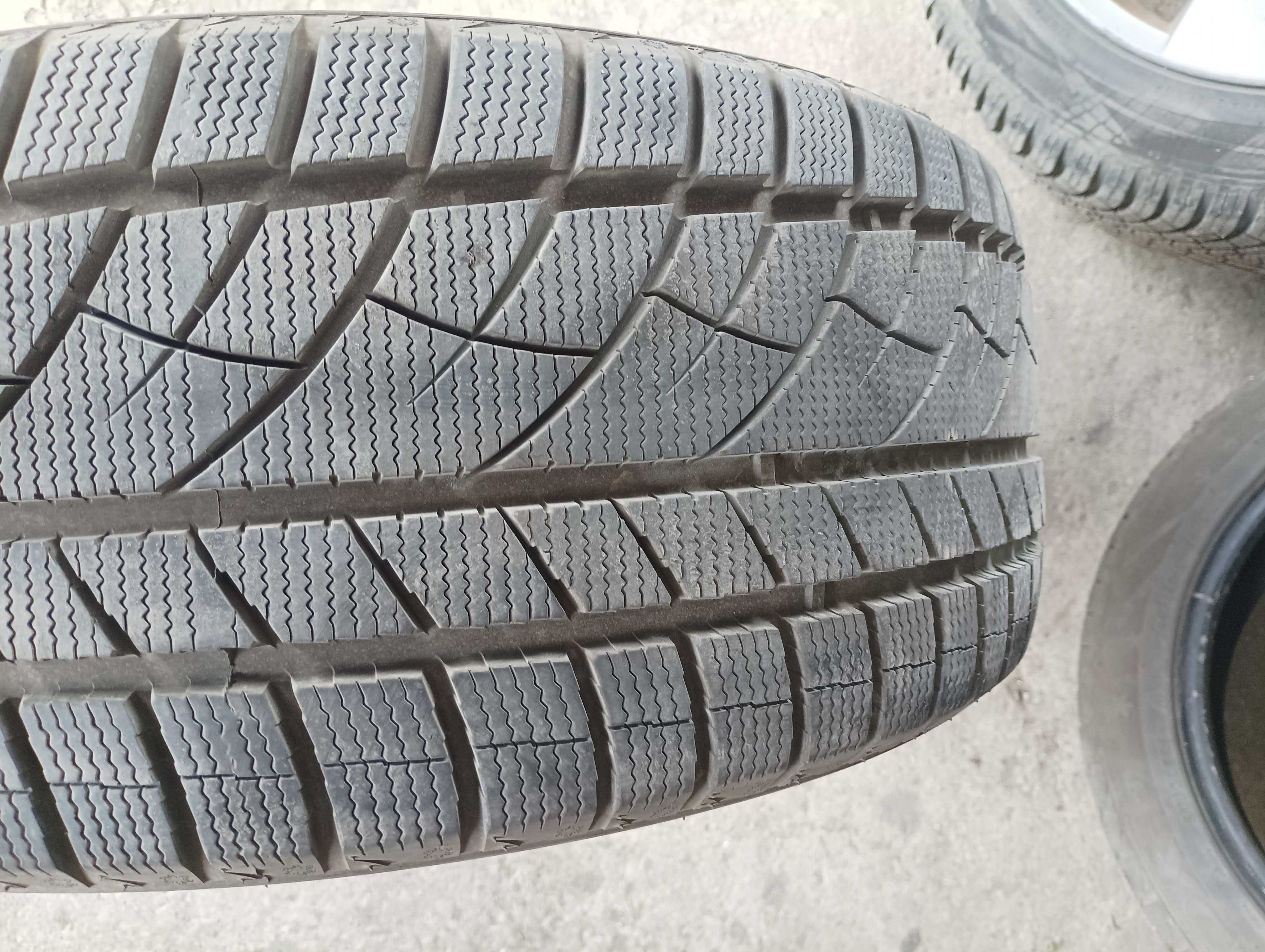 Зимни гуми Dot 2024г., размер 245/45/R18