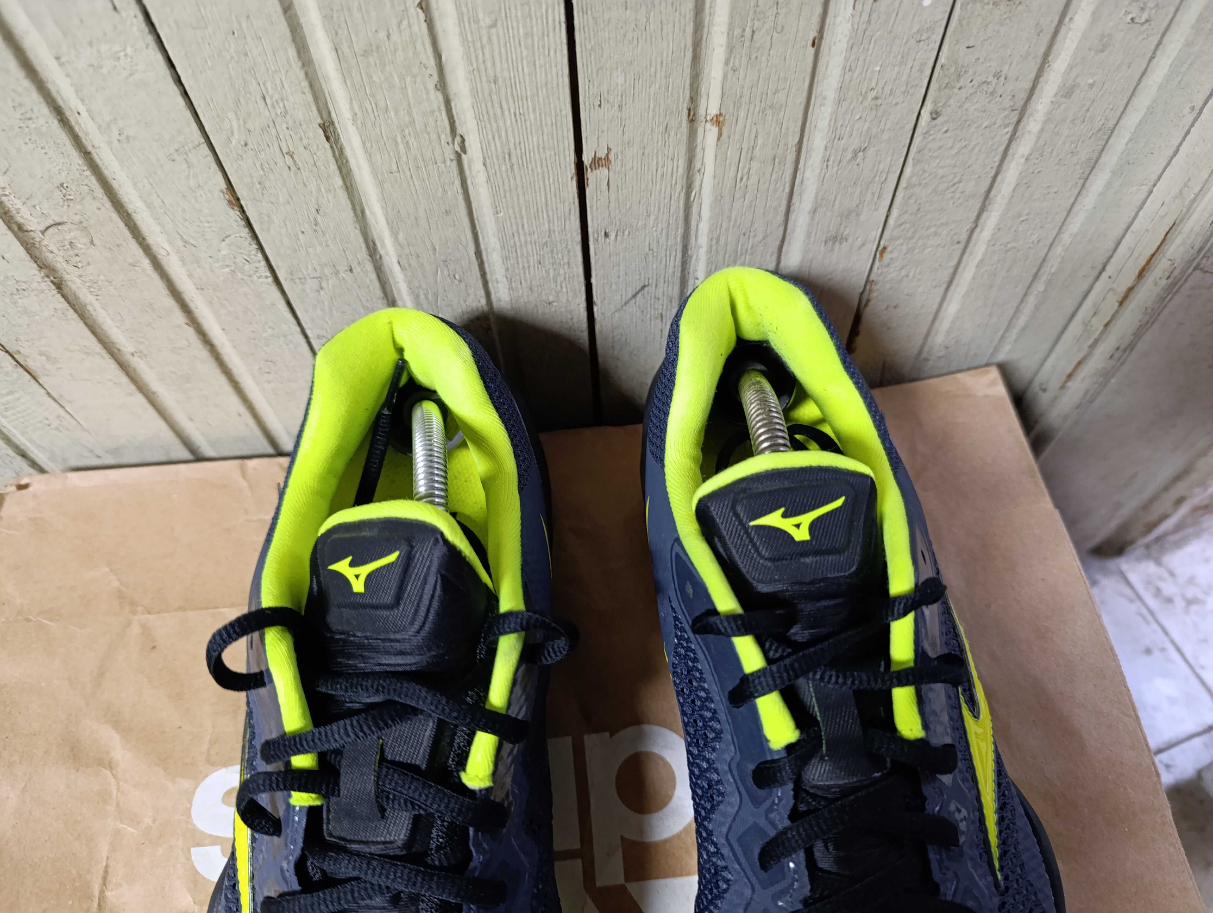 Mizuno Wave Stealth 5''оригинални маратонки 45.5 номер