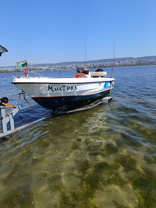 Продавам лодка YERLYURT