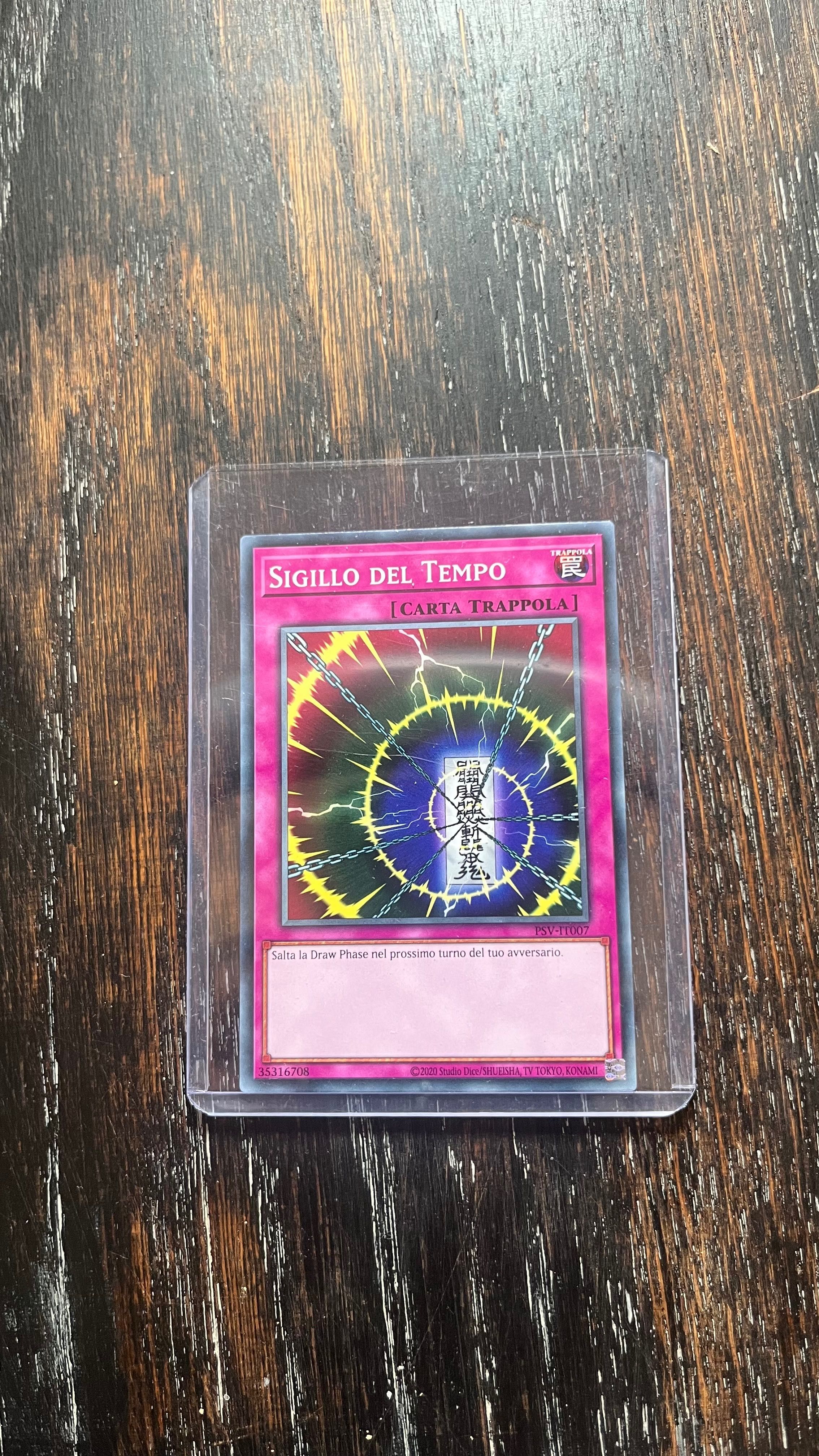 Продавам 61  карти Yu Gi Oh