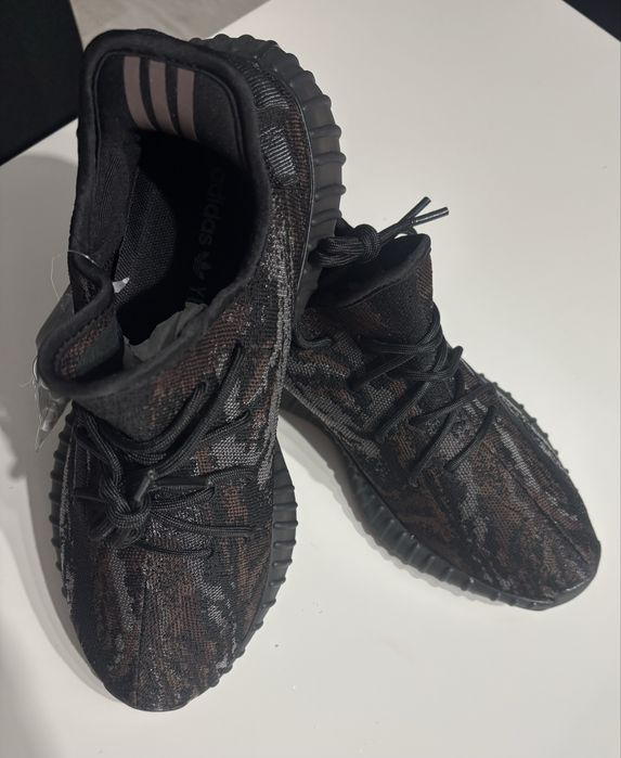Yezzy Adidas noi marimea 43
