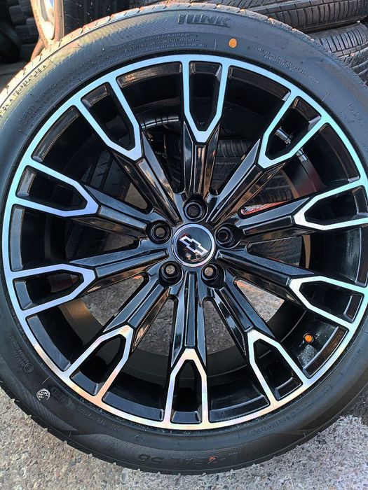 Я.20.ламбаржи урис янги