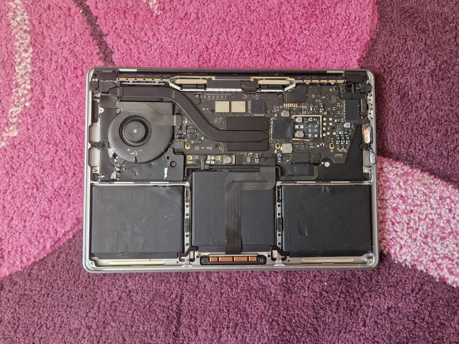 Ecran Macbook pro a2338