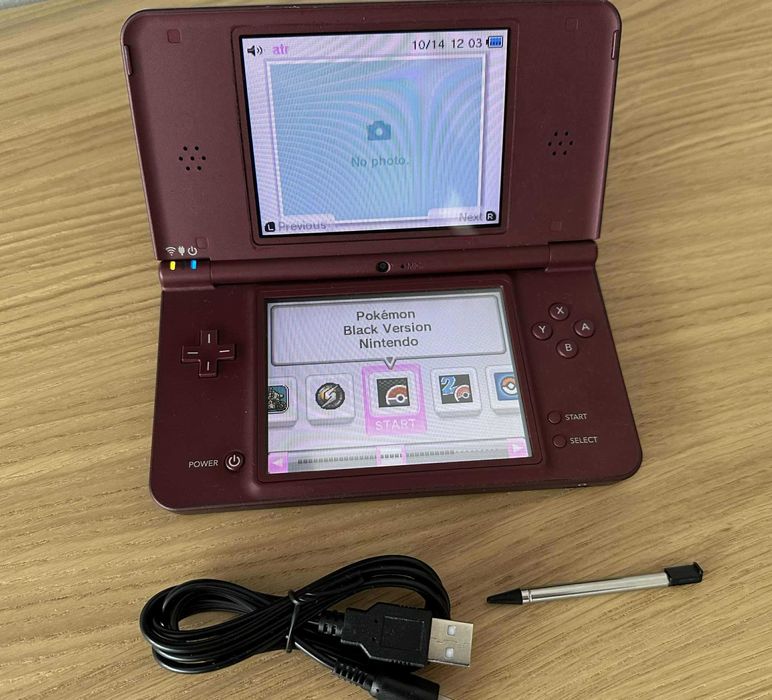 Nintendo DSi XL - WINE RED с 134 игри
