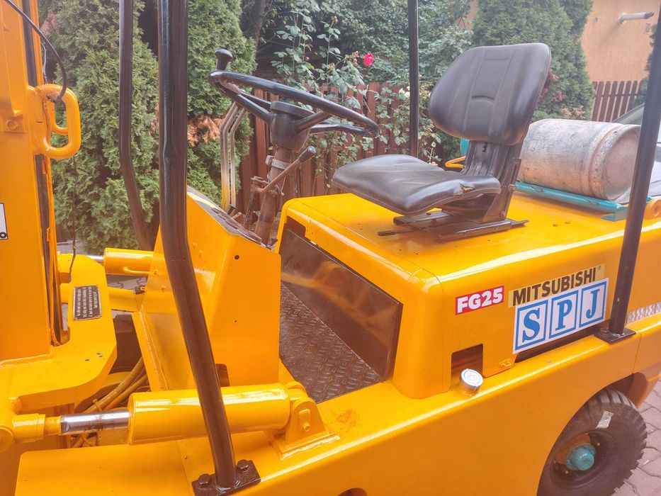 Vând stivuitor Mitsubishi FG 25 T