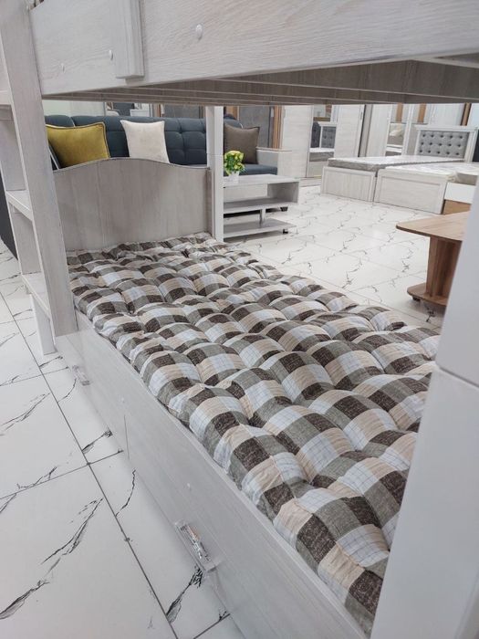 Двухъярусная кровать по акции