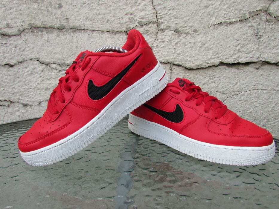 Маратонки Nike Air Force 1 '07 'University Red'