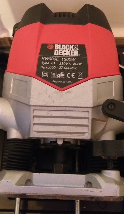 Masina de frezat Black & Decker KW900EKA 1200 W 28000 RPM 55mm complet