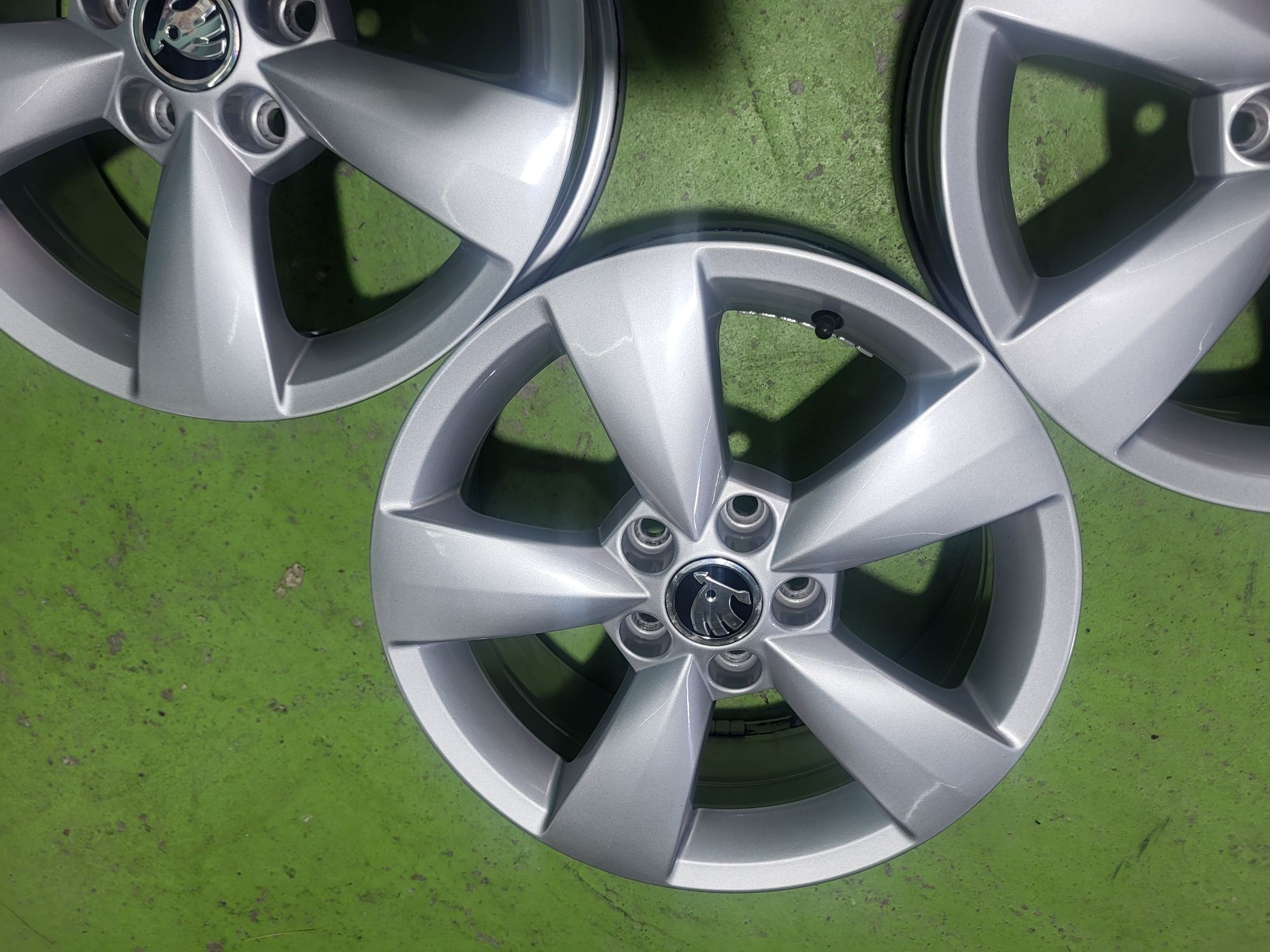 15 5x00 Skoda fabia Vw Polo лети джанти 5х100 поло шкода