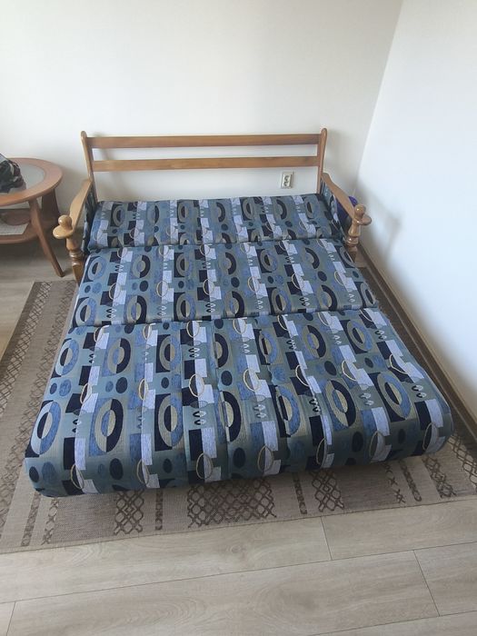 Продавам диван с функция за спане