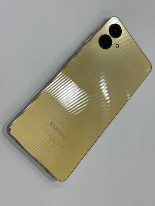 Samsung Galaxy A06 – 128GB / 6GB RAM – Gold