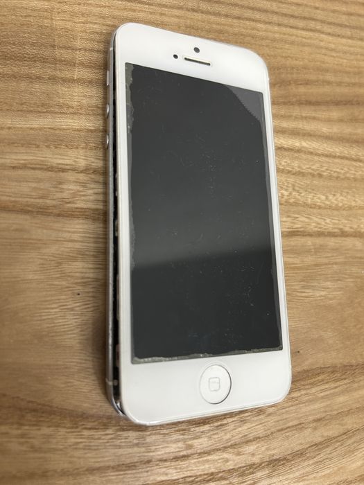 Iphone 5 б/у в нерабочем состоянии