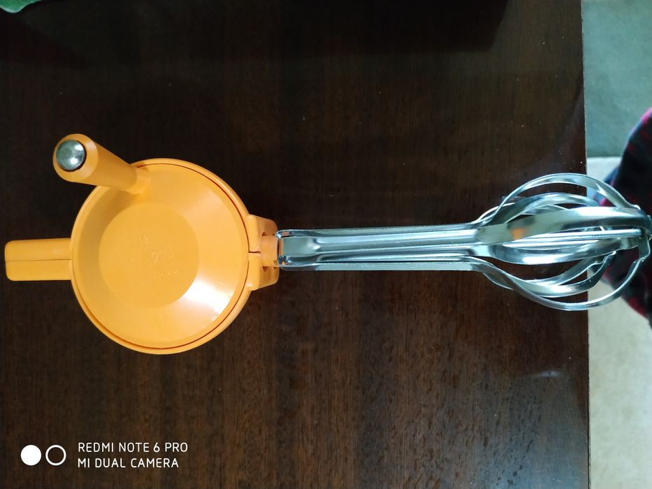 Рыбочистка и миксер механический.