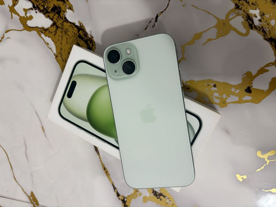 Iphone 15  Green 256 GB