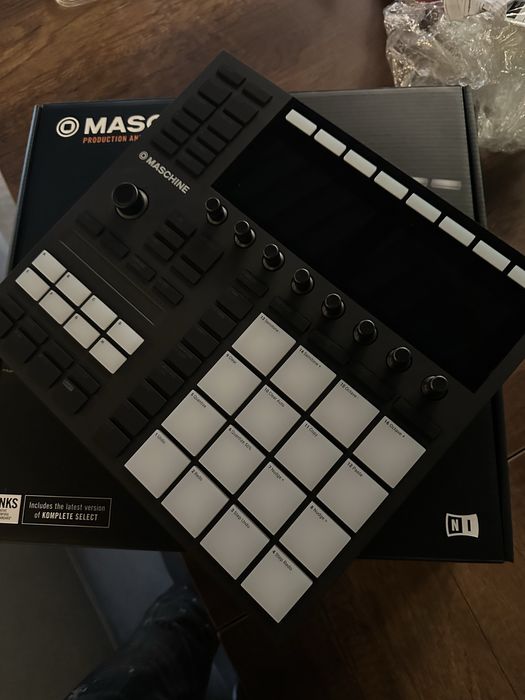 MIDI-контроллер Native Instruments Maschine MK3