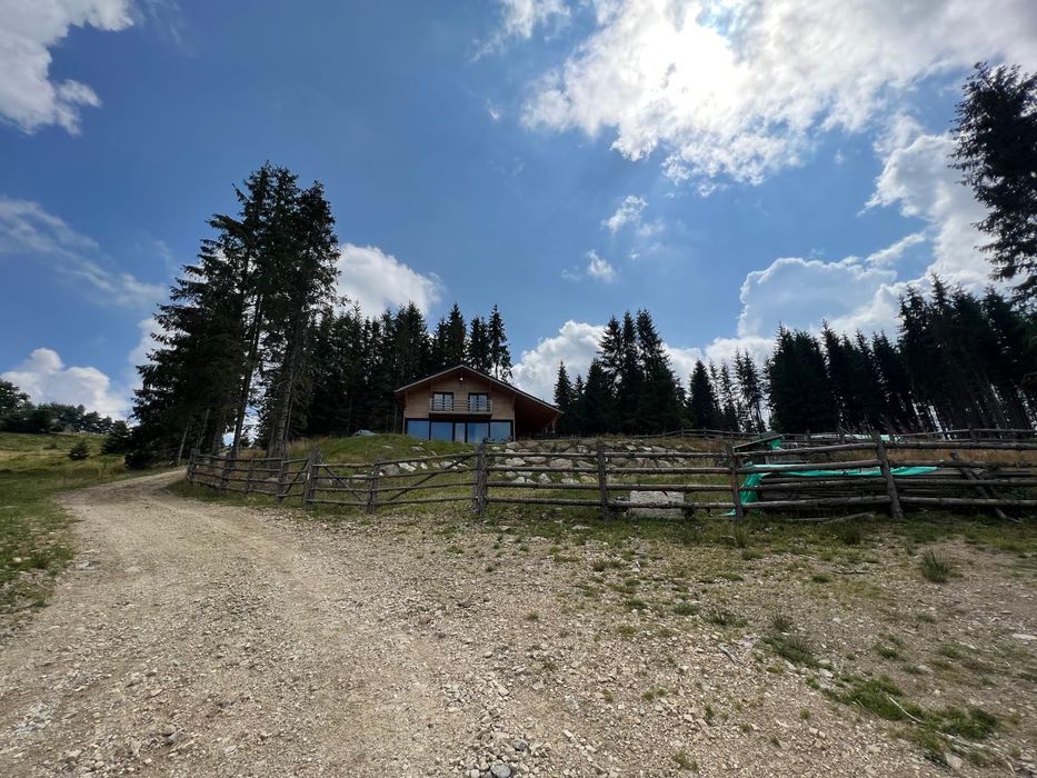 Vând cabană la Marisel/ Inchiriez pe termen lung