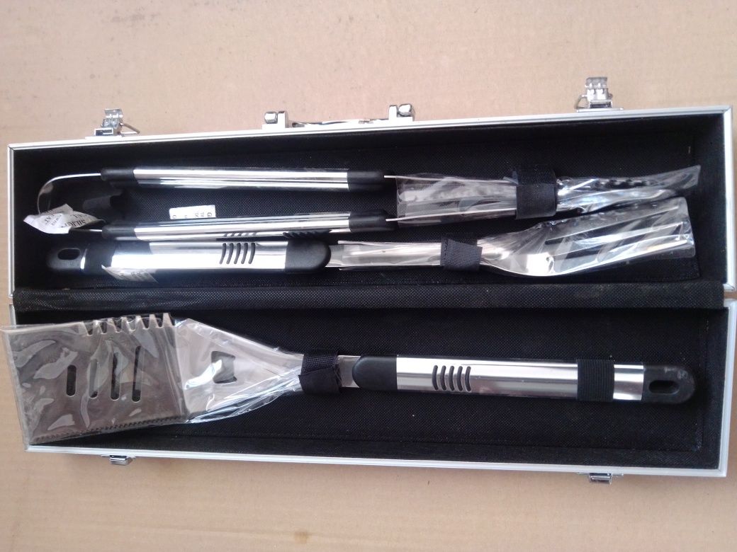 Комплекти за барбекю инструменти тиган нож