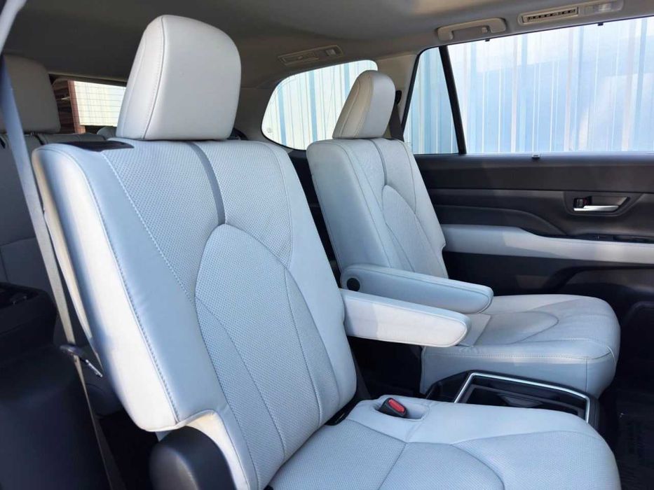 2025 Toyota Grand Highlander Platinum