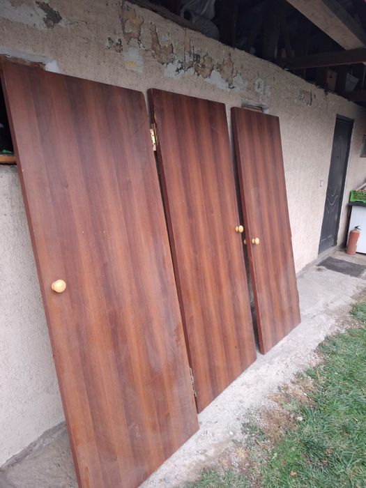 Продам двери межкомнатные