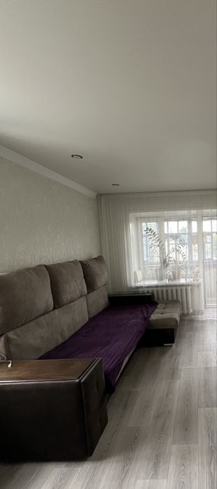Продается диван двух спальный . В хорошем состоянии.