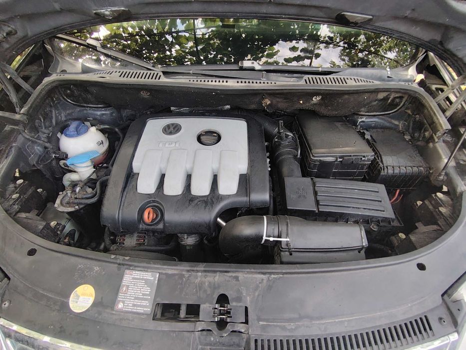 Vând Touran Wolkswagen