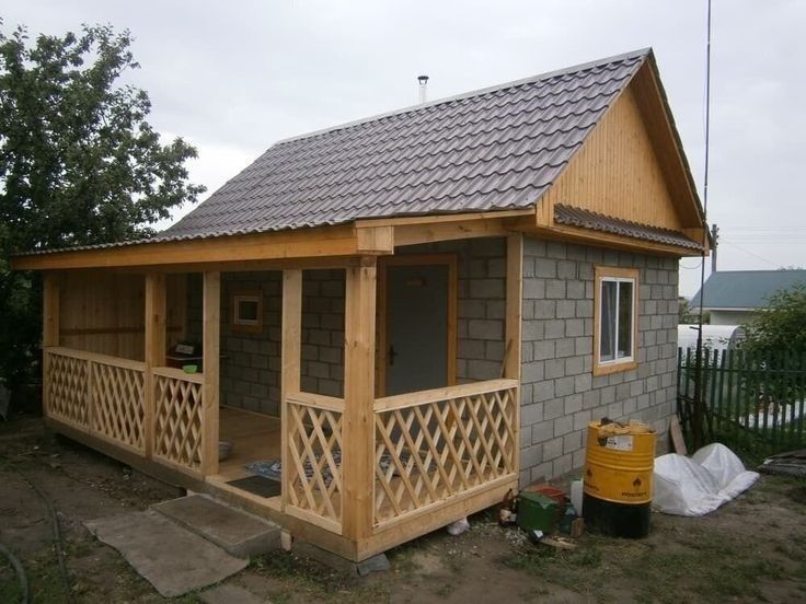 Executam case și cabane