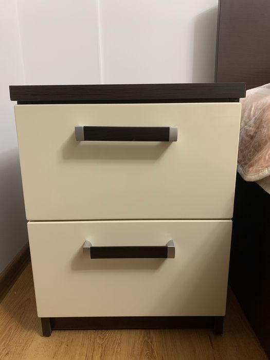 Vand noptiere din PAL, 480 ron/buc