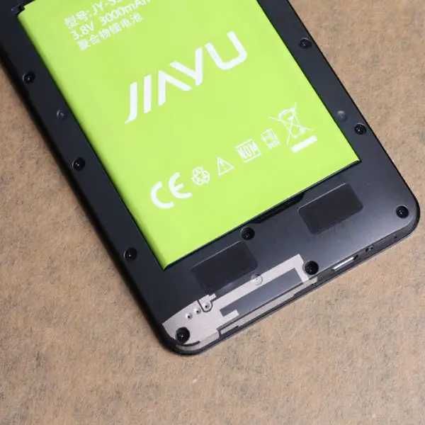 Jiayu S3, Display IPS LG, 2GB RAM, 16GB Storage, are 3 Antene GPS