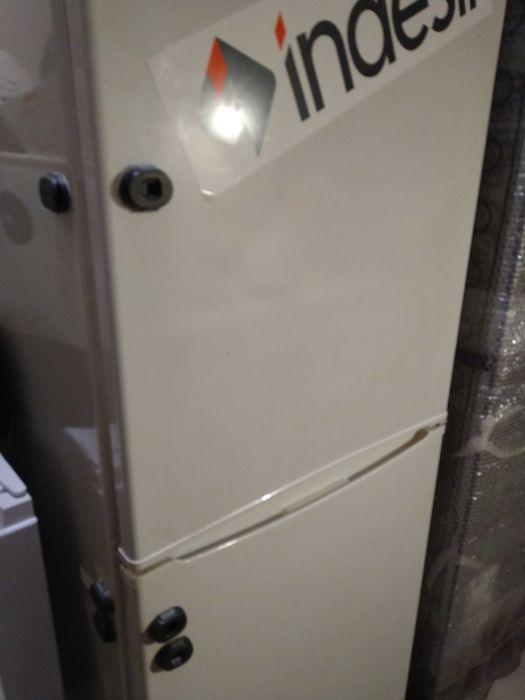 Хладилник с фризер Indesit