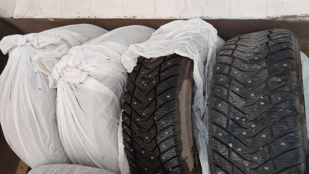 Yokohama шипованная резина