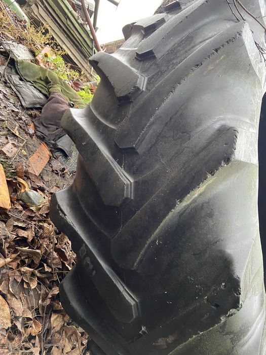 Vand cauciucuri 20.8R30 si 23.1/26