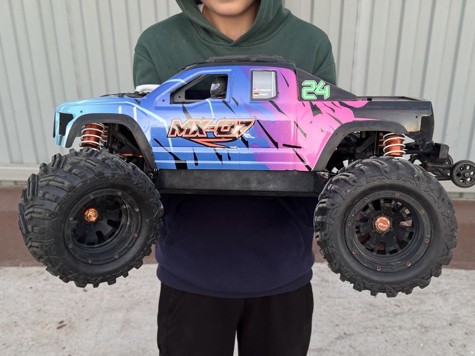 Огромная радиоуправляемая машинка “zd racing mx 07”