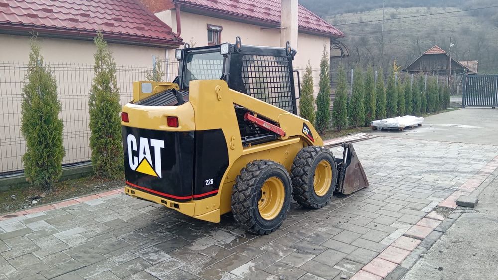 Minincarcator Caterpillar 226 3000kg an 2007