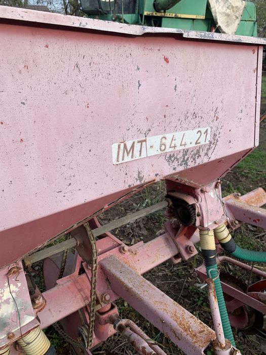 Cultivator 3 sectii cu fertilizare si rarita