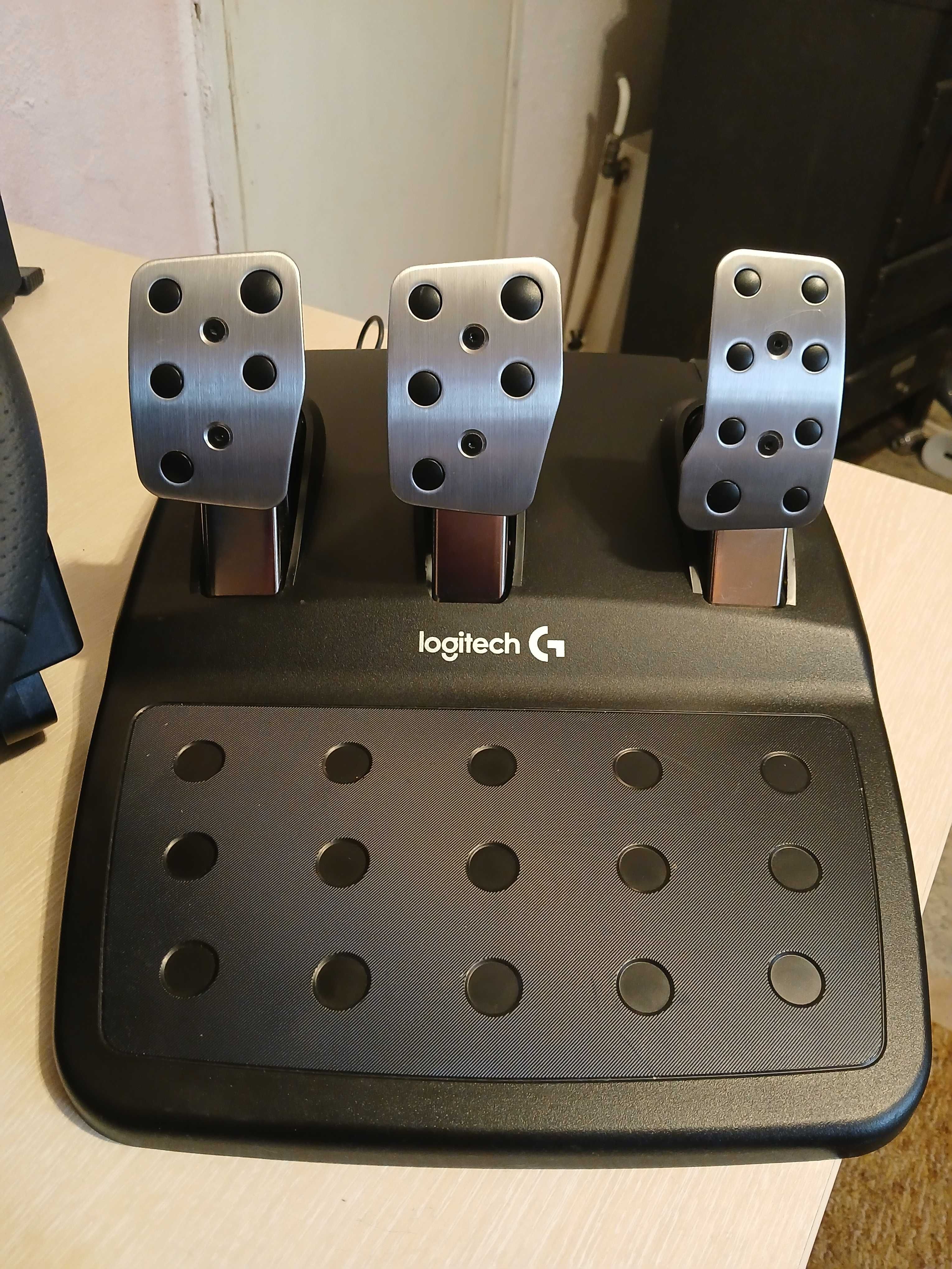 С ГАРАНЦИЯ ! Logitech G923 волан + скоростен лост racing truck sim PS