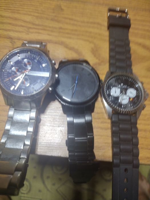 Vând ceasuri  funcționale. Fitbit ionic