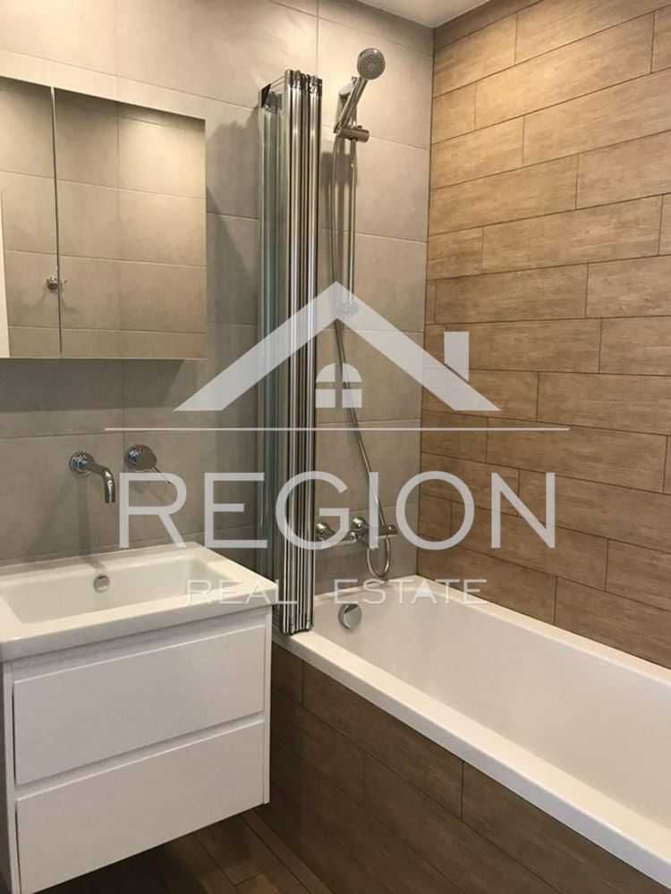 Дава се под наем Четиристаен апартамент в Варна, Център - 150 кв.м за 1400 € - Снимка #7