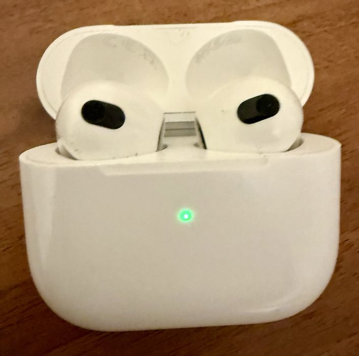 iPhone 14 Plus 128 GB и Airpods 3 Gen