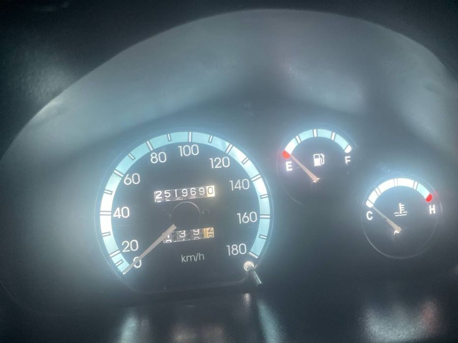 Matiz 2012 yil (3200.$)