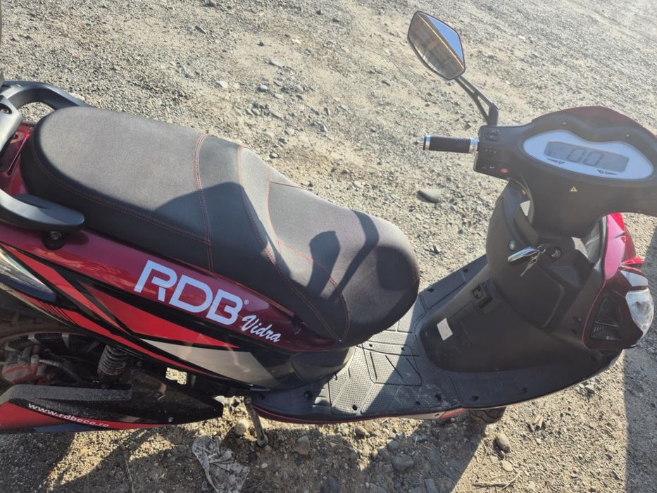 Scuter electric cumparat anyl asta