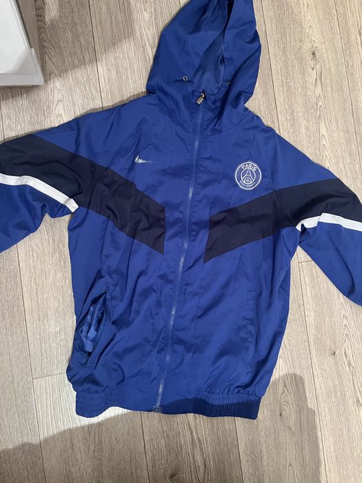 Продам ветровку псж