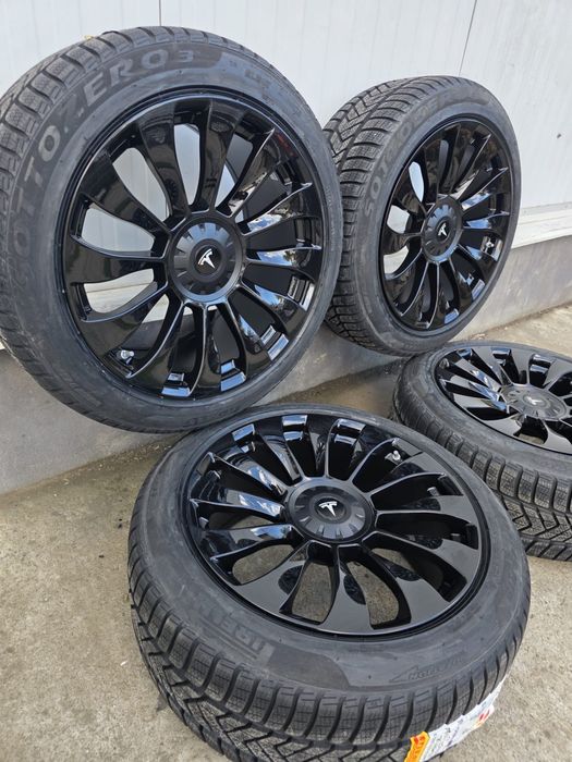 Roti noi iarna Tesla Y R19