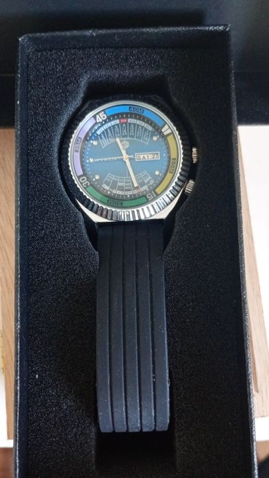 Ceas Fensir cu bezel rotativ, model oriental, 240 roni