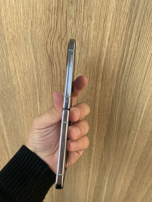 Samsung z flip 4 8/256 срочна сотилад