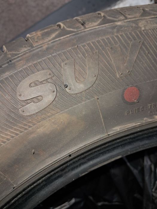 Гуми 235/55/19 suf